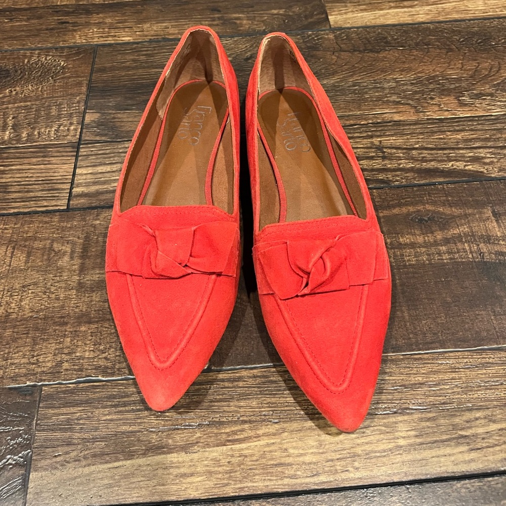 Red Point Toe Flats